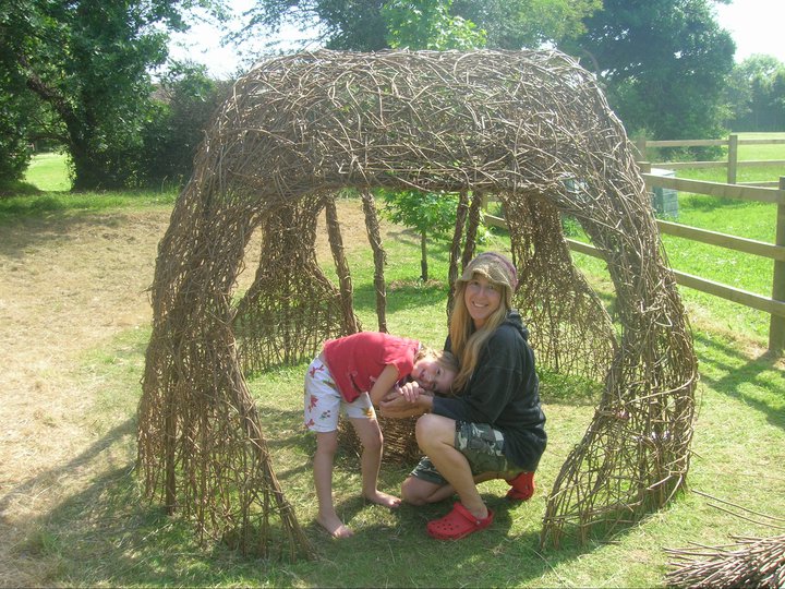 Living willow dome structure
